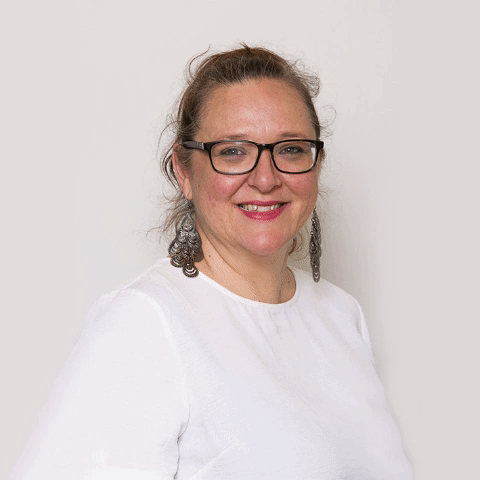 ezgif.com-gif-maker Marketing Consultant - Bonita 1